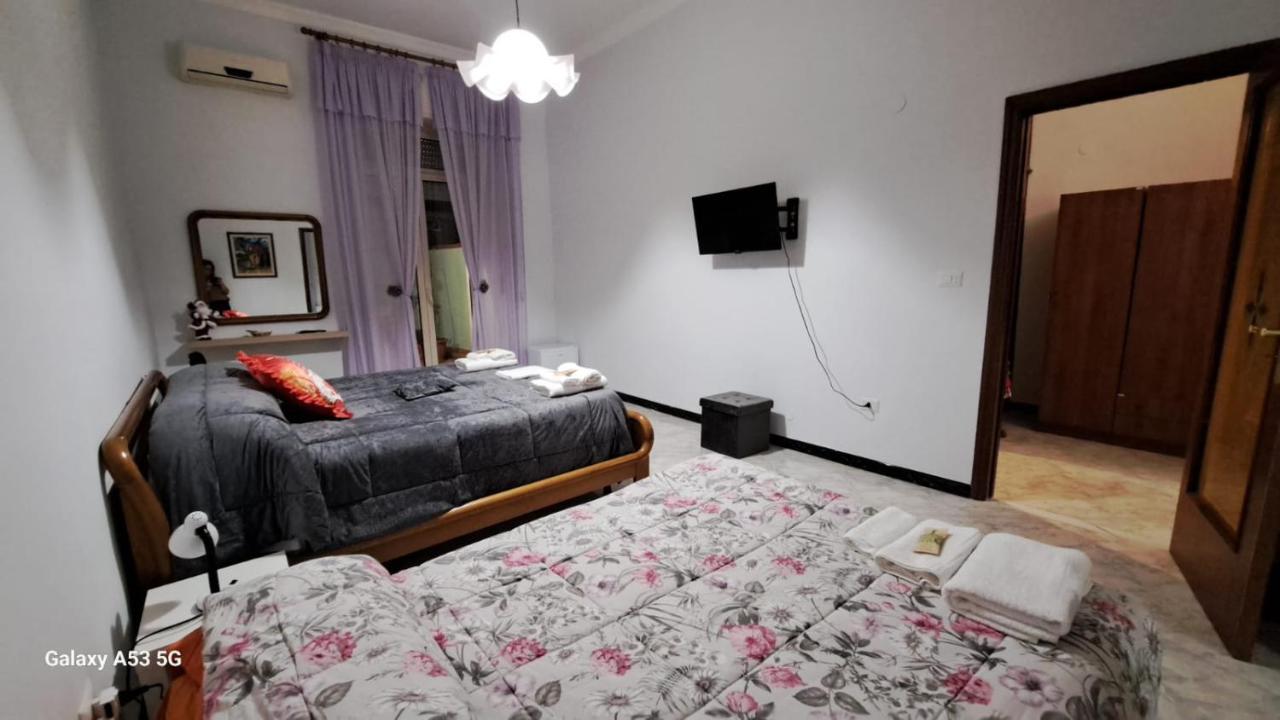 Aurora E Dad Naples Center B&B Eksteriør billede